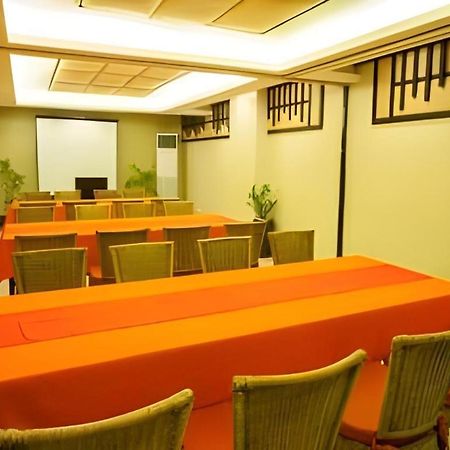 L Square Hotel Tarlac City Exterior foto