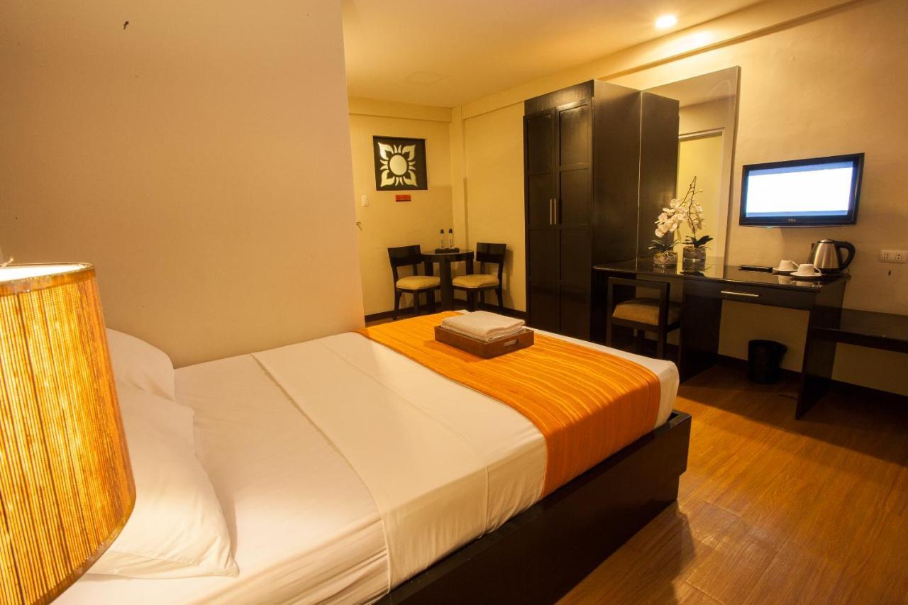 L Square Hotel Tarlac City Zimmer foto